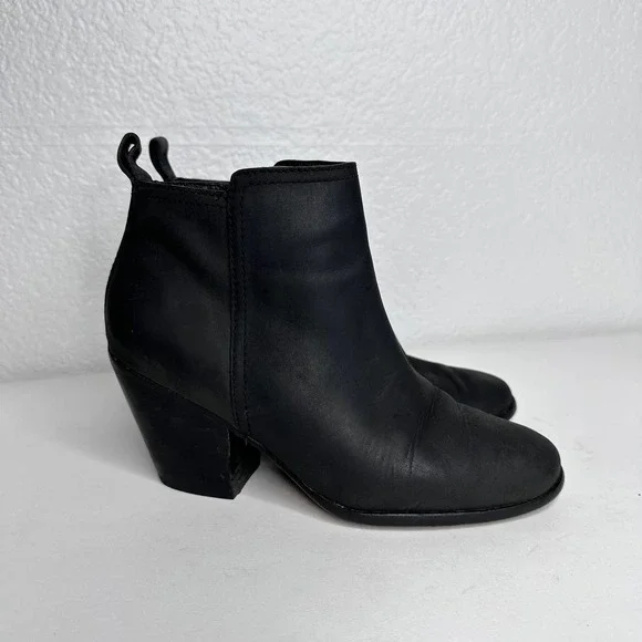 Ladies leather ankle hot sale boots size 6